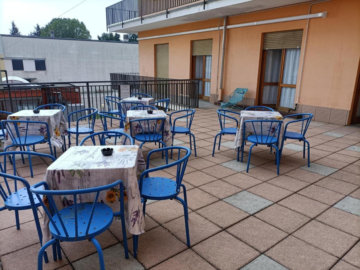 Albergo Roma Gattico Екстер'єр фото