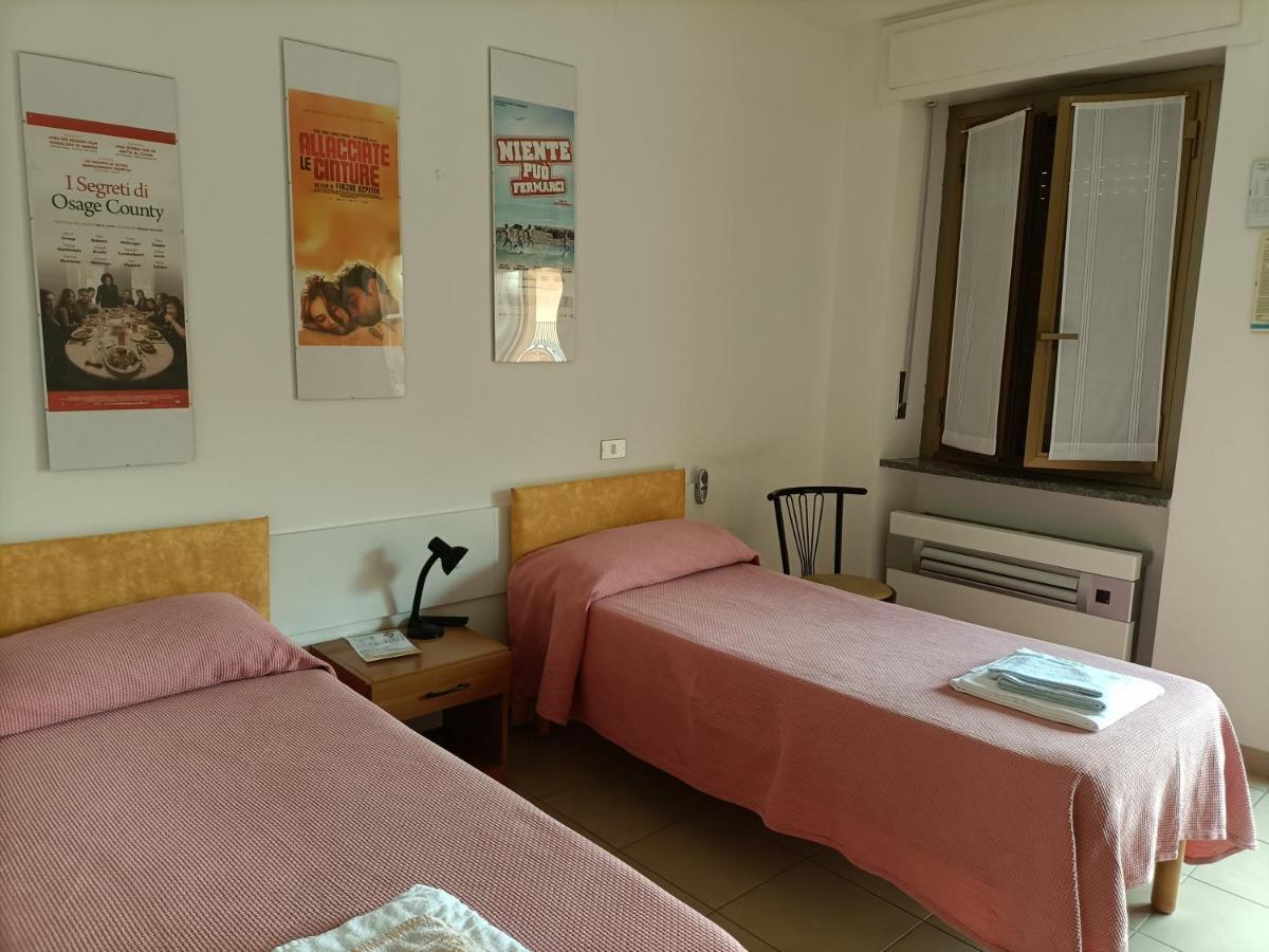 Albergo Roma Gattico Екстер'єр фото