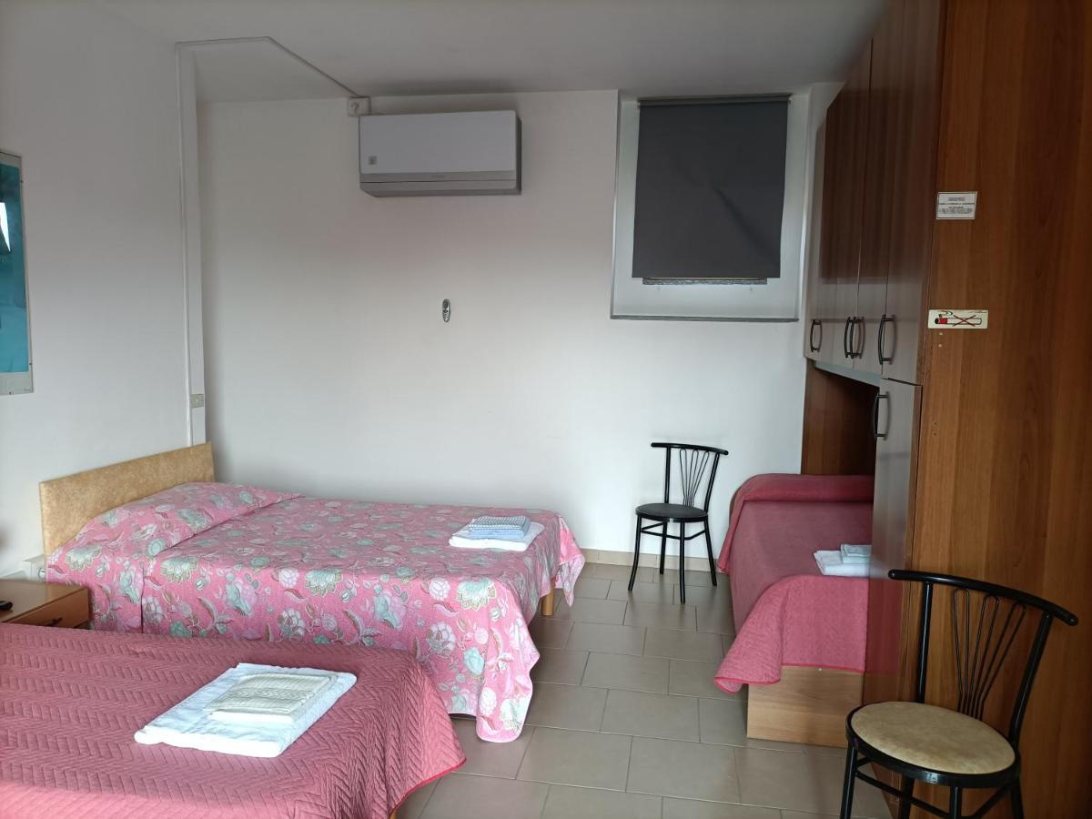 Albergo Roma Gattico Екстер'єр фото