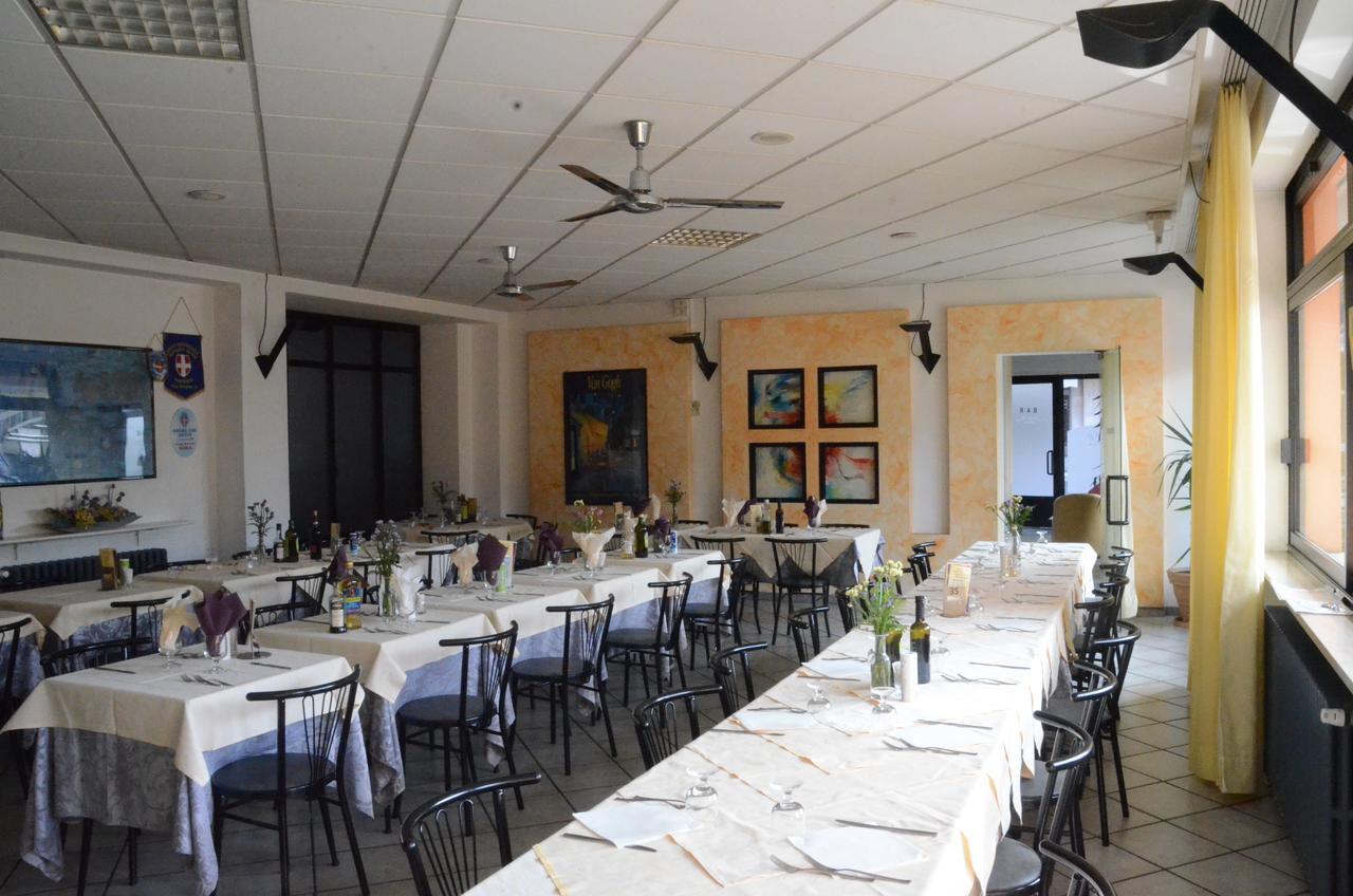 Albergo Roma Gattico Екстер'єр фото