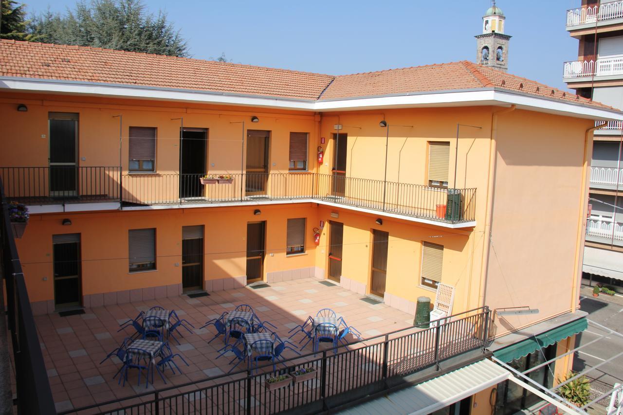 Albergo Roma Gattico Екстер'єр фото