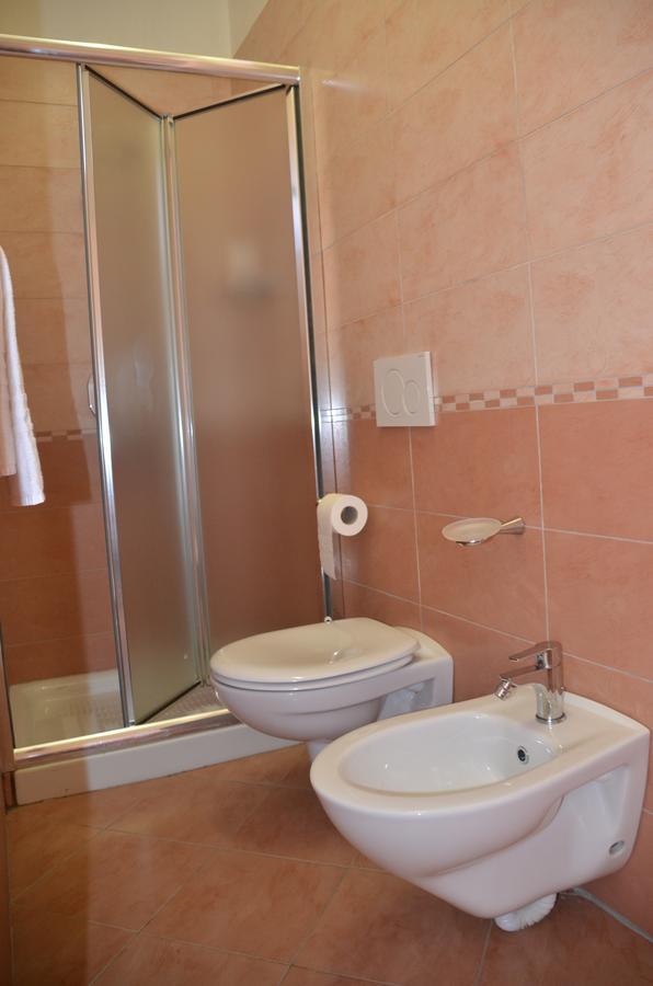 Albergo Roma Gattico Екстер'єр фото