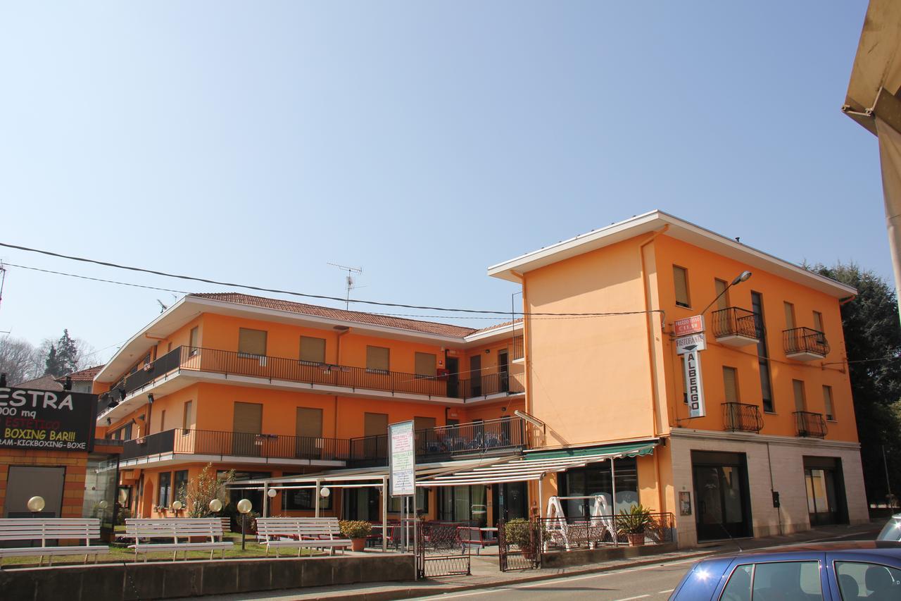 Albergo Roma Gattico Екстер'єр фото